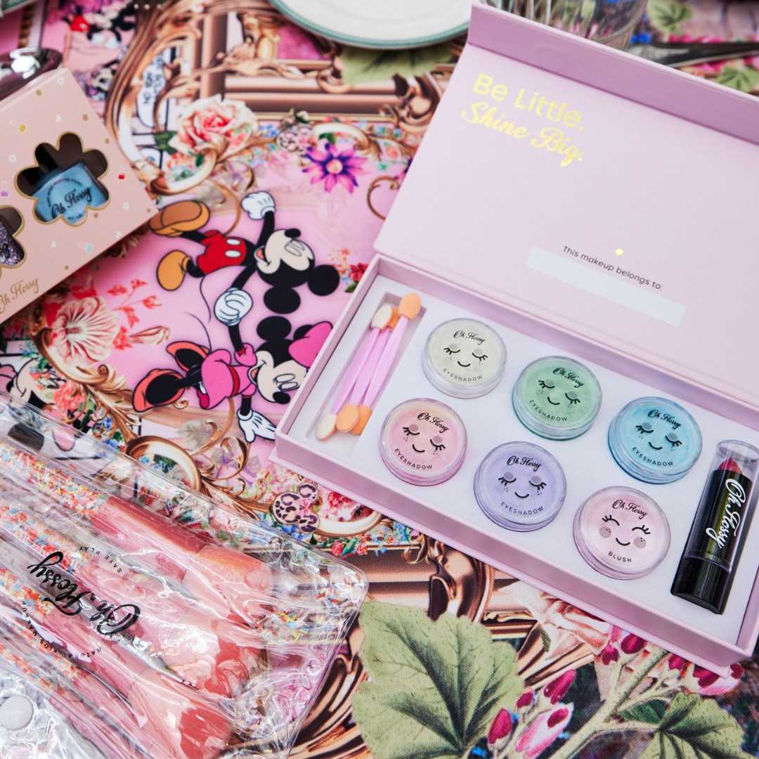 Oh Flossy Deluxe Set Review: The Ultimate Kids Makeup Experience