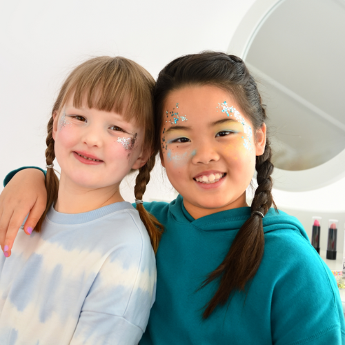 Oh Flossy Biodegradable Glitter - Demonstrated on children&#39;s faces